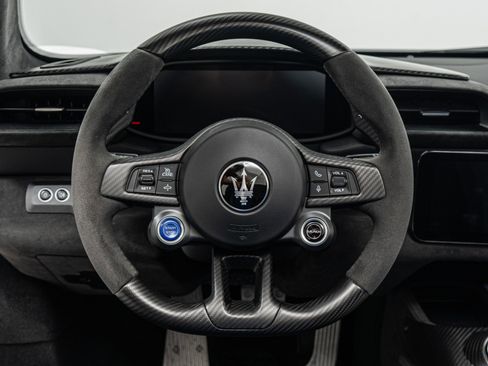 Used 2023 Maserati MC20 Spyder RWD image 15