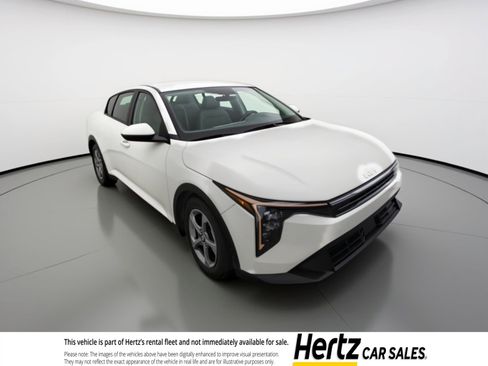 Used 2025 Kia K4 LXS image 1