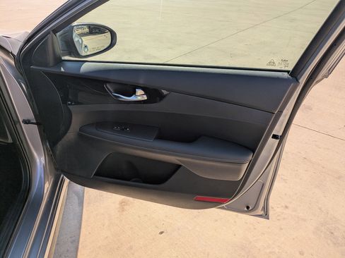 Used 2024 Kia Forte GT-Line image 30