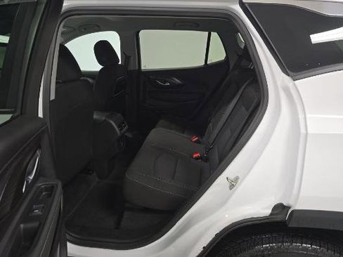 Used 2024 GMC Terrain SLE AWD/4WD image 8