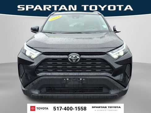 Used 2024 Toyota RAV4 XLE FWD image 3