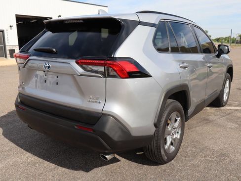 Used 2022 Toyota RAV4 XLE AWD/4WD image 3