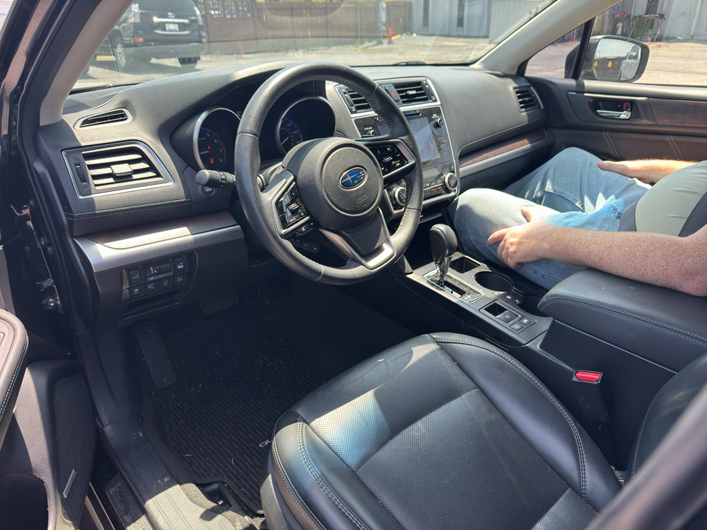 Used 2019 Subaru Outback 2.5i Limited AWD/4WD image 3