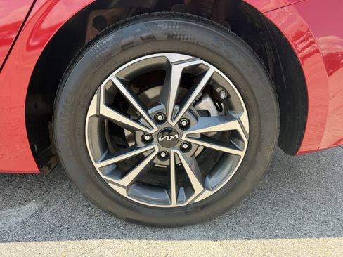 Used 2024 Kia Forte LXS w/ LXS Technology Package FWD image 30