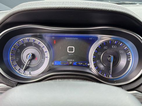 Used 2019 Chrysler 300 Touring w/ Sport Appearance Package RWD image 20