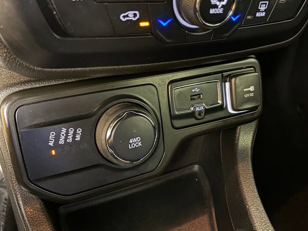 Used 2022 Jeep Renegade Altitude AWD/4WD image 28
