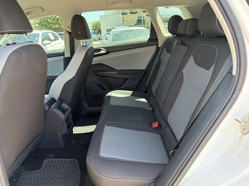 Certified 2022 Volkswagen Taos S FWD image 12