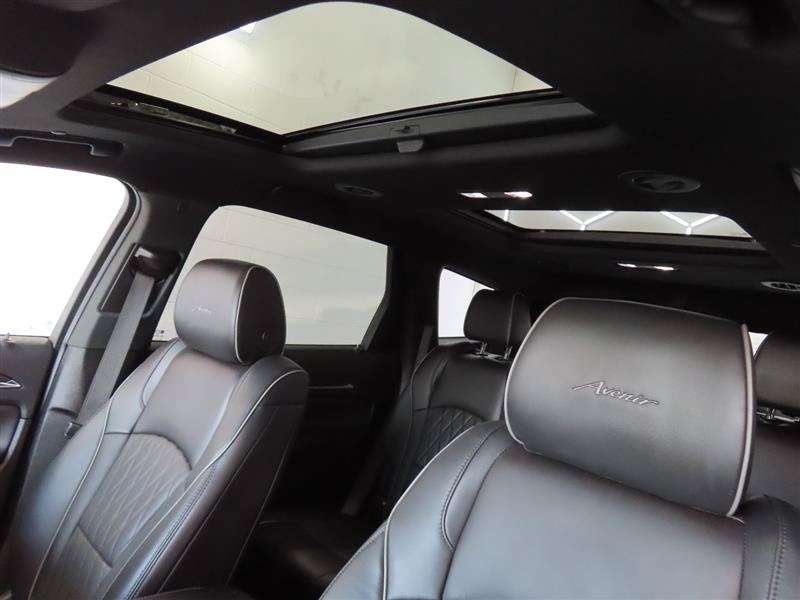 Used 2022 Buick Enclave Avenir w/ Trailering Package, 5000 lbs. AWD/4WD image 19