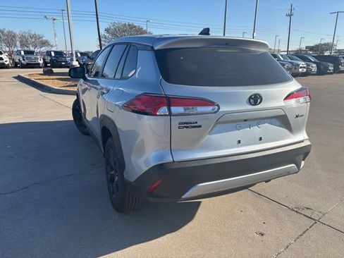 Used 2025 Toyota Corolla Cross L image 5