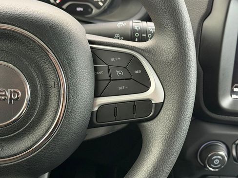 Used 2023 Jeep Renegade Latitude AWD/4WD image 24