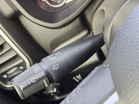 Used 2024 RAM 3500 Big Horn image 29