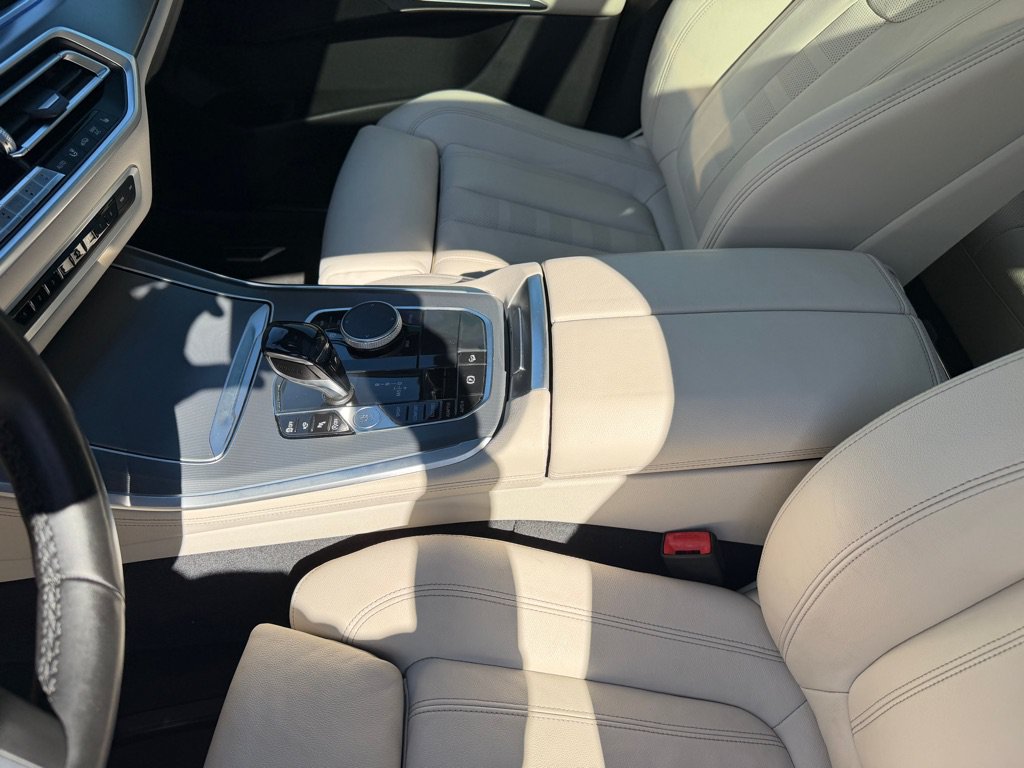 Used 2022 BMW X5 xDrive40i w/ M Sport Package AWD/4WD image 14