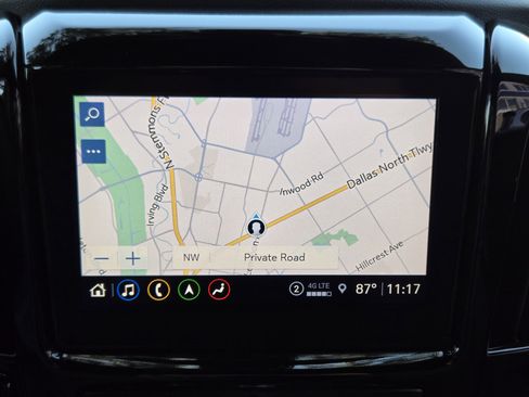 Used 2023 Chevrolet Traverse RS image 17