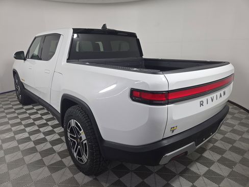 Used 2022 Rivian R1T Adventure image 3