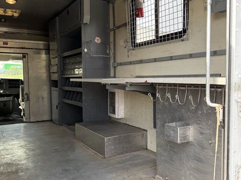 Used 2009 GMC Savana 3500 image 15