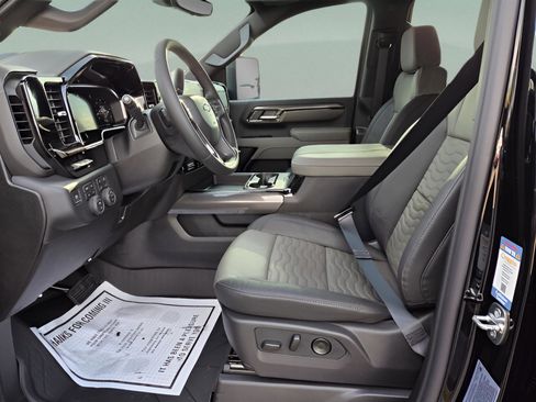 New 2026 Chevrolet Silverado 2500 ZR2 w/ LPO, Dark Essentials Package image 15