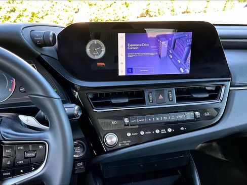 Used 2025 Lexus ES 350 image 6