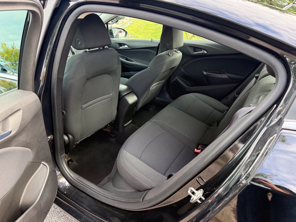Used 2016 Chevrolet Cruze LT FWD image 11