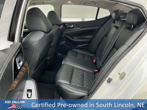 Used 2017 Nissan Maxima Platinum image 16