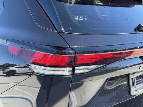 New 2026 Volkswagen Tiguan SE R-Line image 9