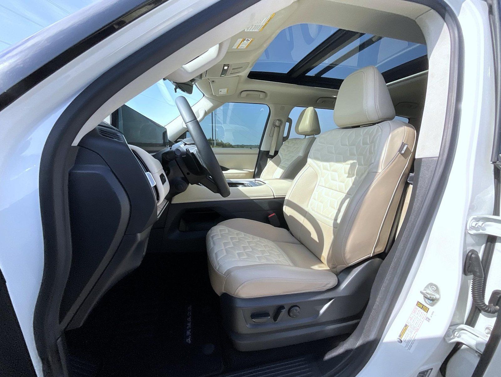 Certified 2025 Nissan Armada Platinum AWD/4WD image 11