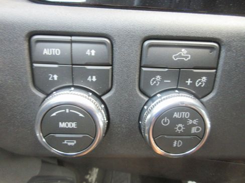 New 2026 GMC Sierra 1500 Elevation image 17