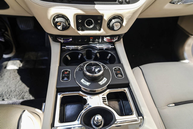 Used 2017 Rolls-Royce Wraith RWD image 27