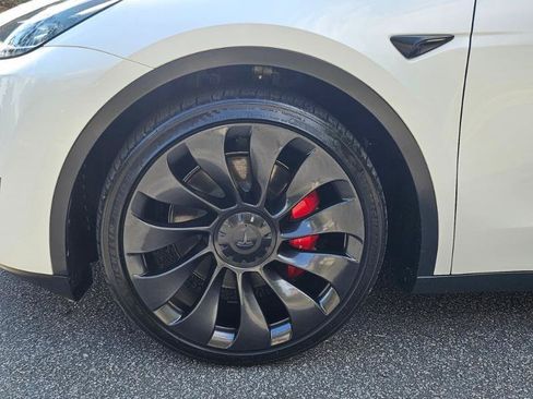 Used 2023 Tesla Model Y Performance AWD/4WD image 18