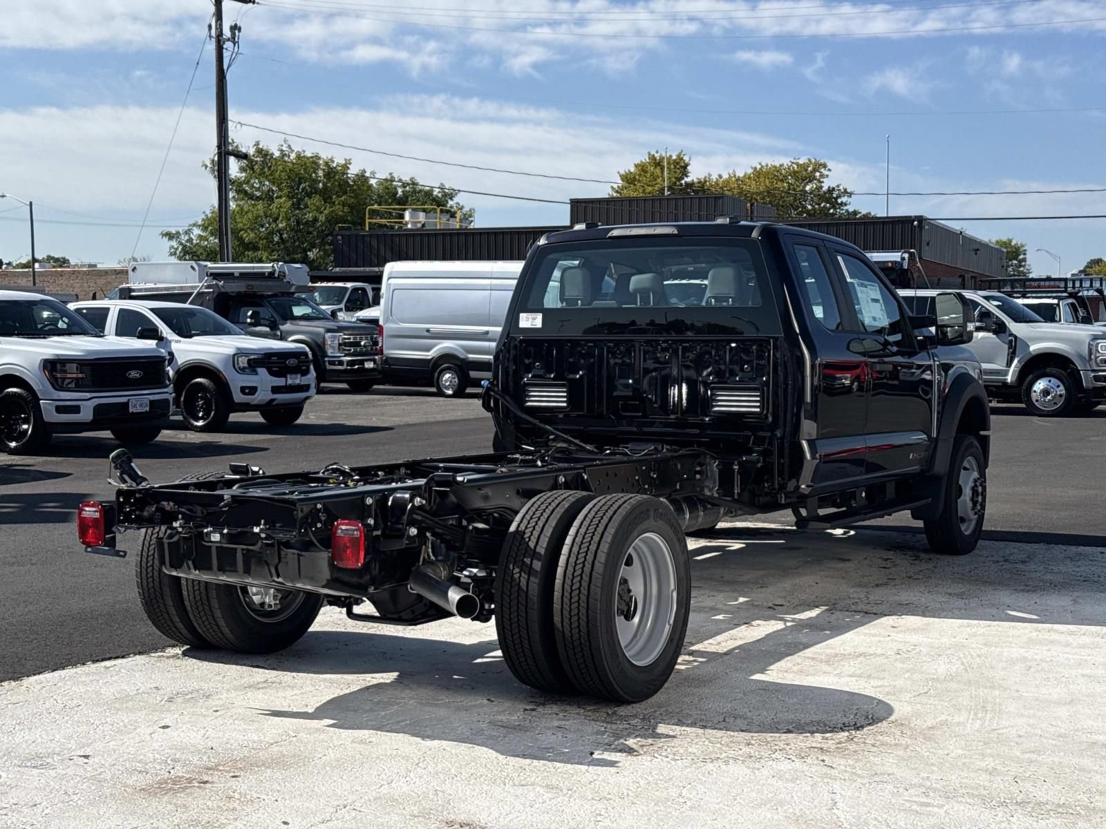 New 2026 Ford F550 4x4 SuperCab Super Duty image 3