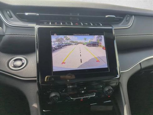 New 2025 Jeep Grand Cherokee Altitude image 11