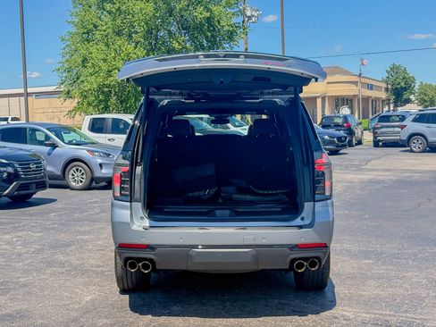 Used 2025 Chevrolet Suburban RST w/ Comfort Package AWD/4WD image 38