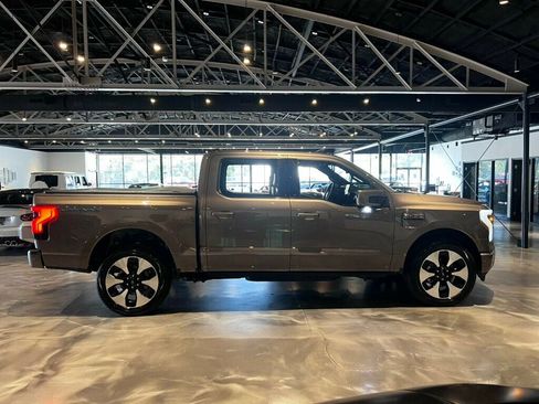 Used 2023 Ford F150 Lightning Platinum AWD/4WD image 7