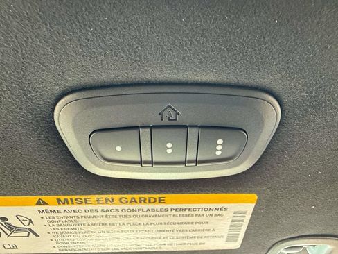 New 2026 Chrysler Pacifica Pinnacle FWD image 24