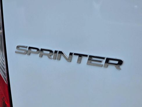 Used 2021 Mercedes-Benz Sprinter 2500 image 33