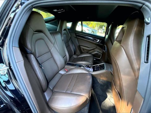 Used 2022 Porsche Panamera 4S w/ Premium Package image 19