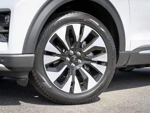 New 2026 Ford Explorer Platinum AWD/4WD image 7