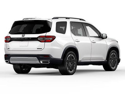 New 2026 Honda Pilot Touring image 2