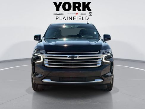 Used 2024 Chevrolet Suburban High Country w/ Advanced Technology Package AWD/4WD image 2