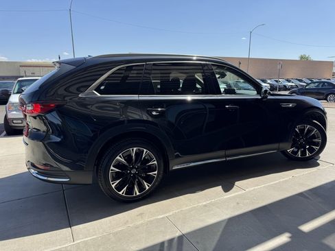 Used 2024 MAZDA CX-90 Plug-In Hybrid w/ Premium Pkg image 4