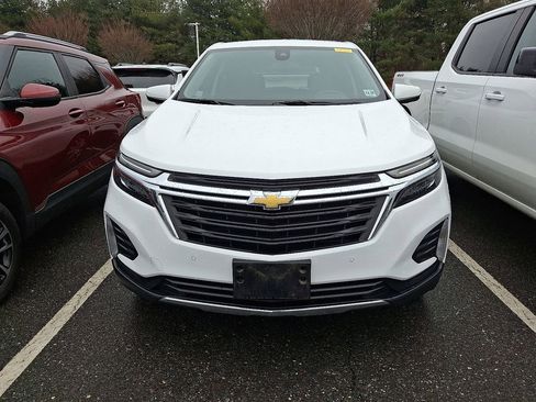 Used 2023 Chevrolet Equinox LT image 2