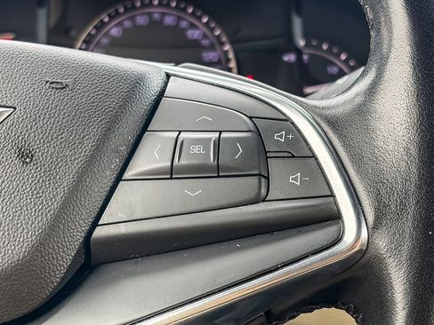 Used 2019 Cadillac XT5 Luxury FWD image 16