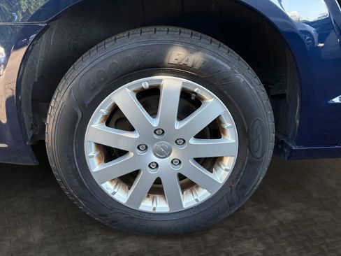Used 2016 Chrysler Town & Country Touring w/ Driver Convenience Group FWD image 41