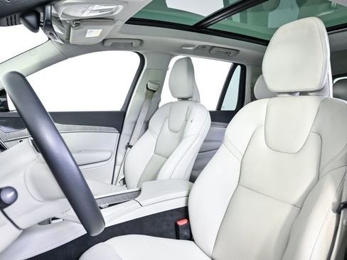 Certified 2023 Volvo XC90 B6 Plus AWD/4WD image 7