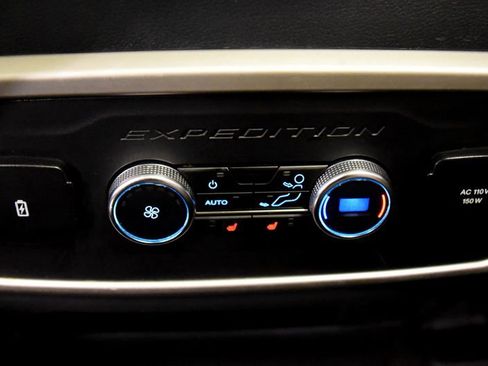 Used 2024 Ford Expedition Limited AWD/4WD image 35
