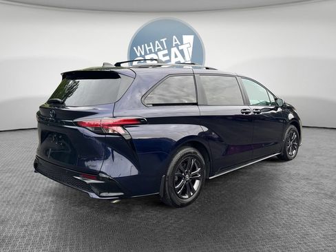 Used 2025 Toyota Sienna XSE w/ XSE Plus Package AWD/4WD image 3