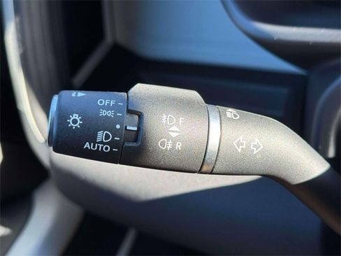 Used 2023 Land Rover Defender 110 X-Dynamic SE image 25