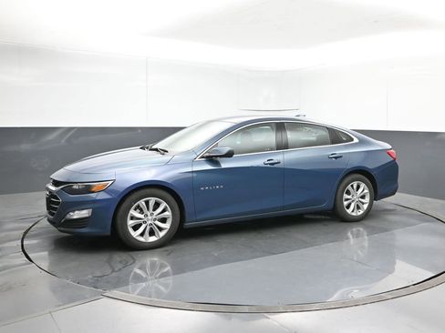 Used 2024 Chevrolet Malibu LT image 2