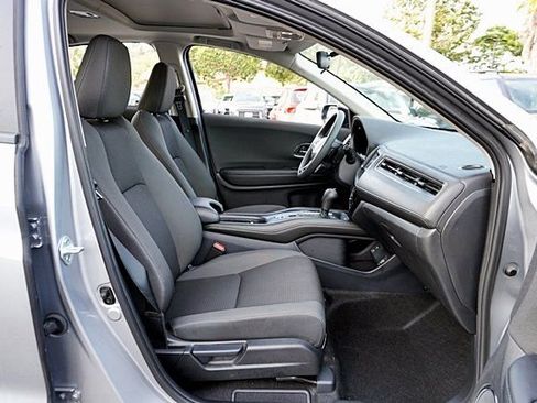 Used 2022 Honda HR-V EX image 11