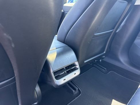 Used 2018 Tesla Model 3 Long Range image 17