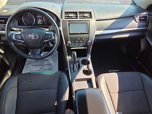 Used 2016 Toyota Camry SE FWD image 9